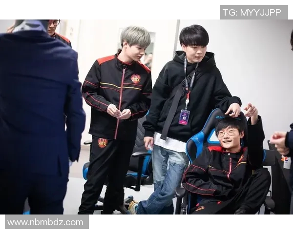 电竞比分热议和平精英FPX实力提升背后的战略调整与团队变革实时新闻